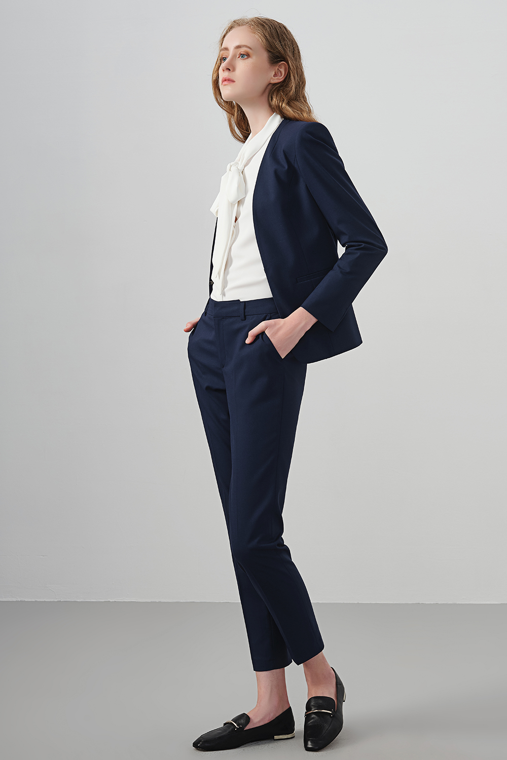 Elegant Women's Summer Suit Set for Work or Wedding Long Sleeve Pockets Woven Fabric