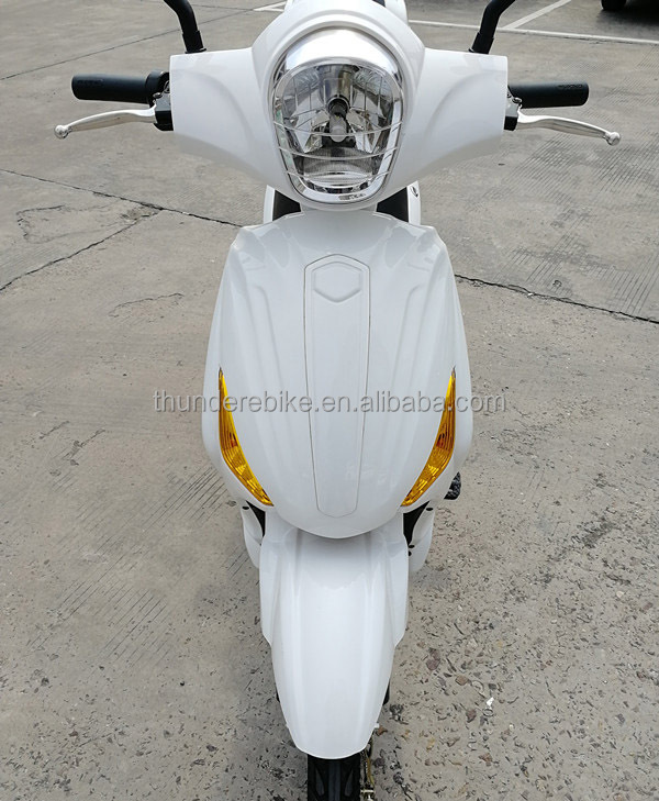 Italy Best Seller 48V 500W Electric Scooter Pedal Assist 60km Range per Charge 18 Inch Tire 48V 20ah Bluetooth Sensor Disk