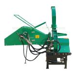 Hydraulic Feeding Towable Wood Chipper With 360 ° Rotatable Wood Ejection