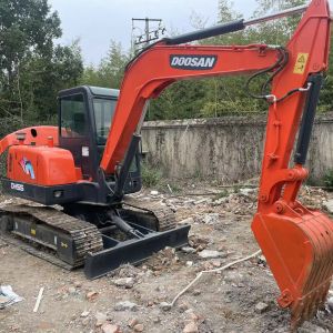 Wholesale Mini digger price Doosan 55 compact excavator mini crawler hydraulic excavator from china suppliers