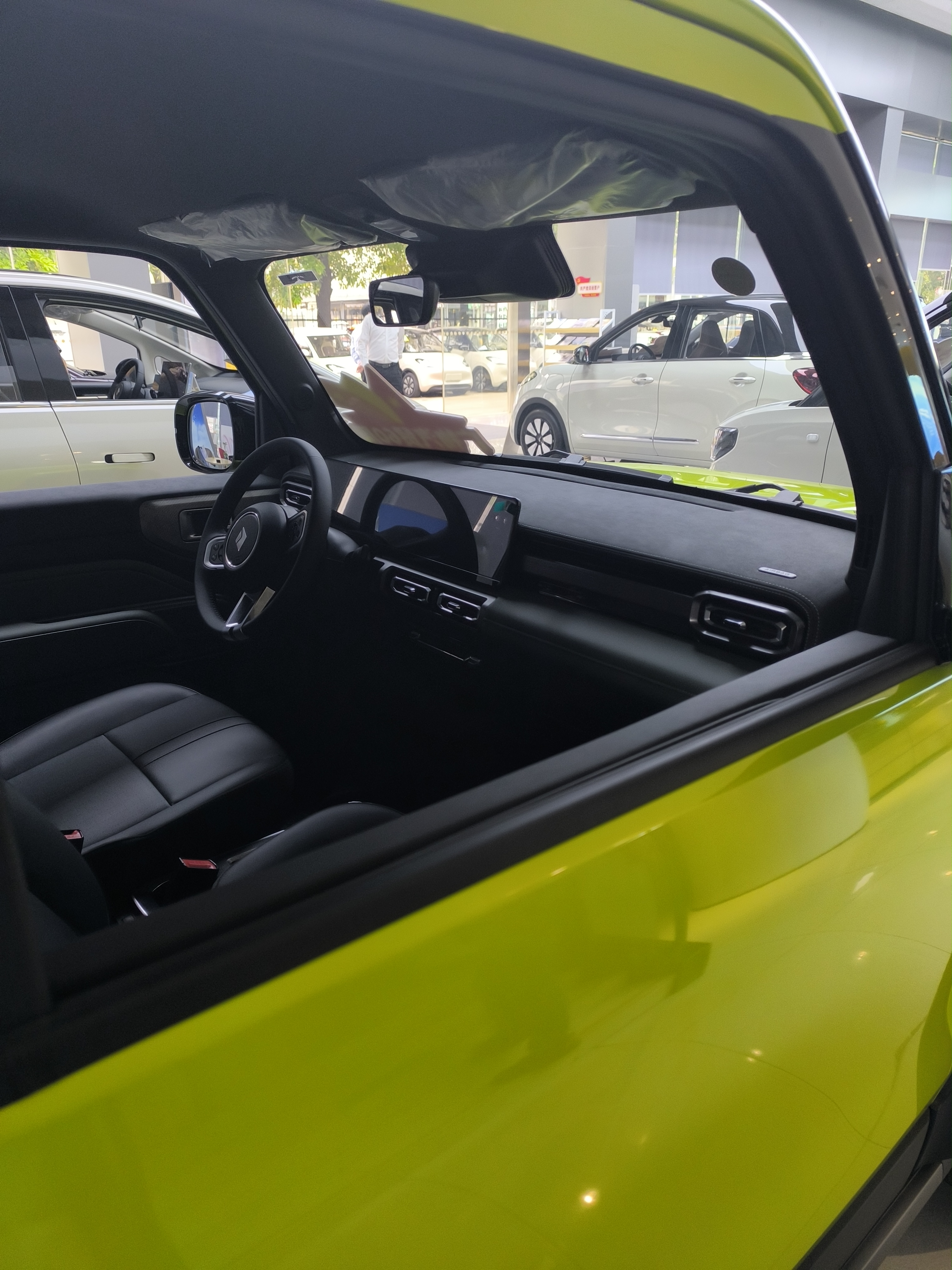 2024 Electric SUV Car Baojun Yueye 303km Energy Vehicles 3-door 4-seat Body Structure