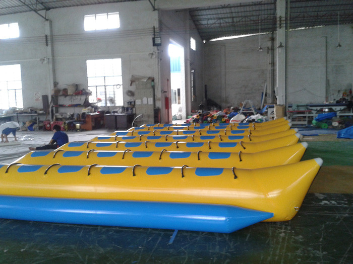 Double Lane Inflatable Flying Fish Boat , PVC Tarpaulin Inflatable Banana Boat for Water Sport Game