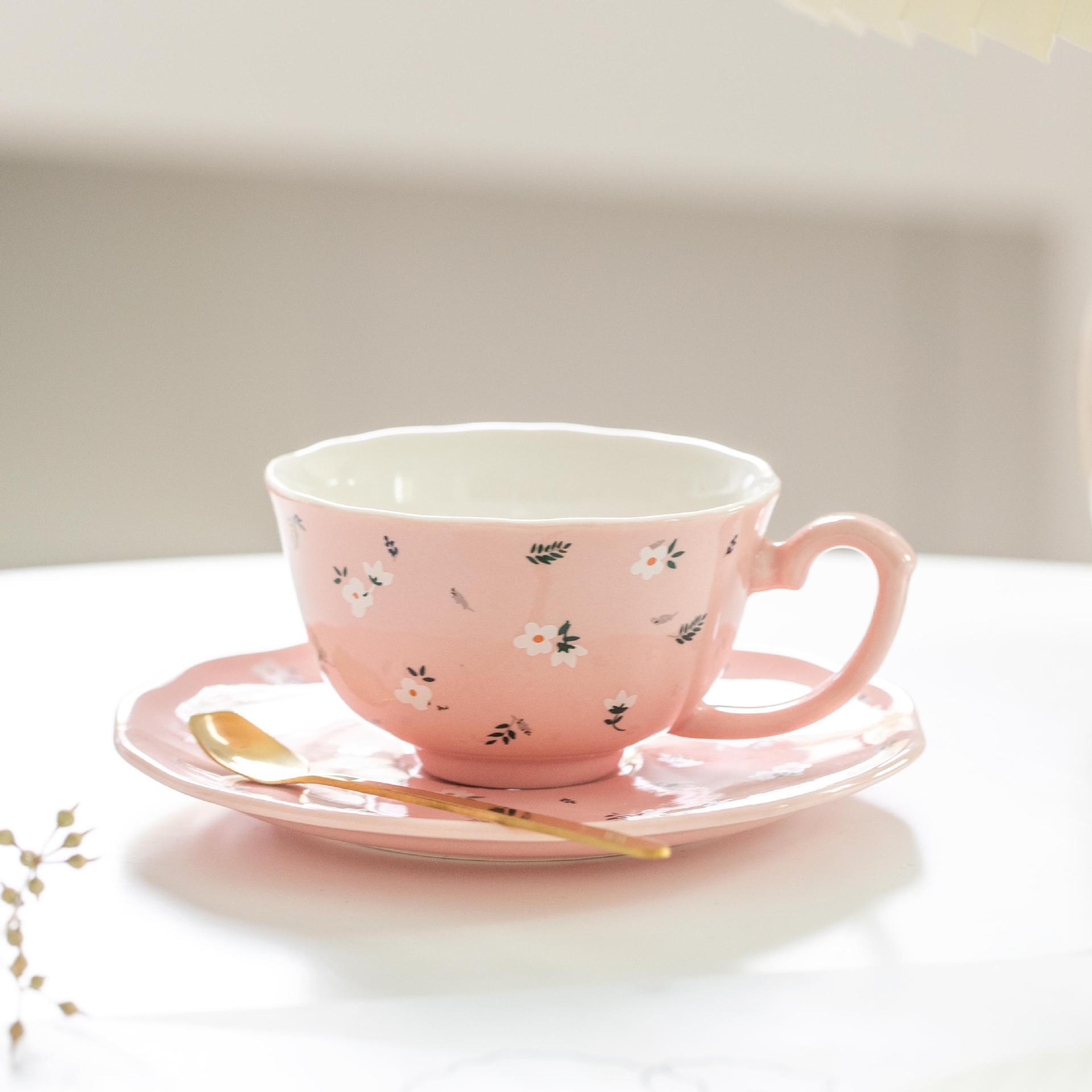 European-style Luxurious Small Green Flower Coffee Cups And Saucers With Spoons Custom-made Ceramic Glazed Flower Tea Cups And Mugs For Men And Women