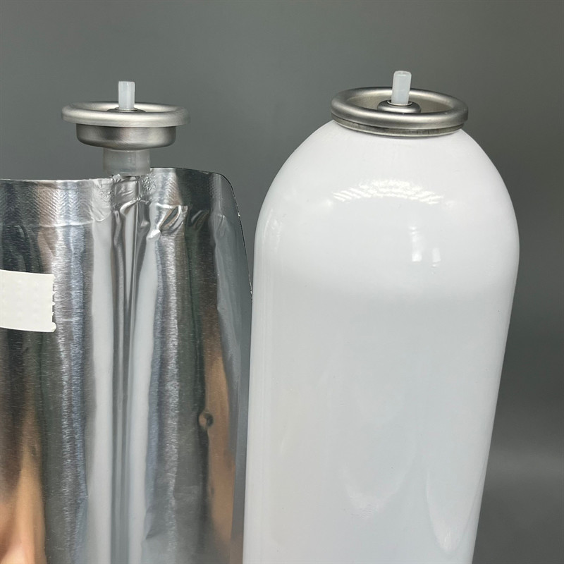 Compact Male Bag on Valve for Portable Gas Cylinders with Lightweight Design and Quick-Connect Feature