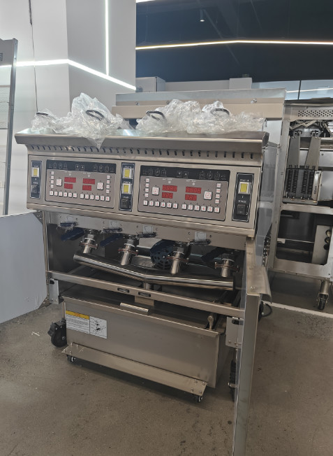 Professional Digital Computer Panel 4 Tank 4 Baskets 28KW 304SUS Electric Chips Open Fryer