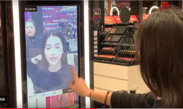 High Performance Interactive Showcase For Shoes / Bags Store Different Screen