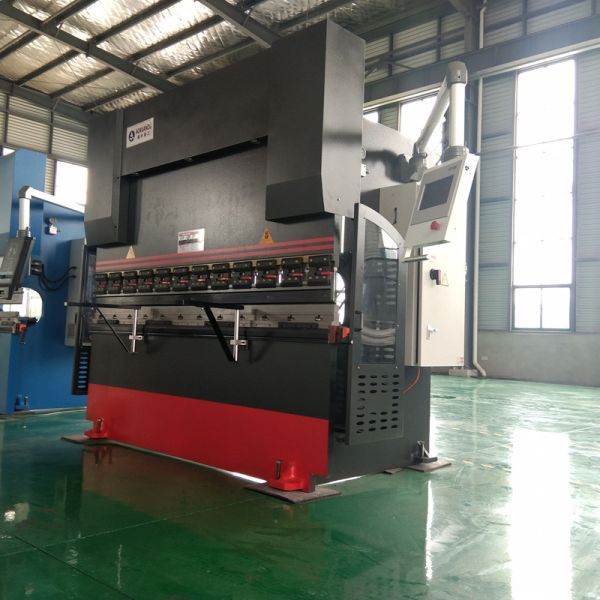 3200MM 160 Ton Hydraulic Press Metal Bender TP10S CNC With Custom Mold