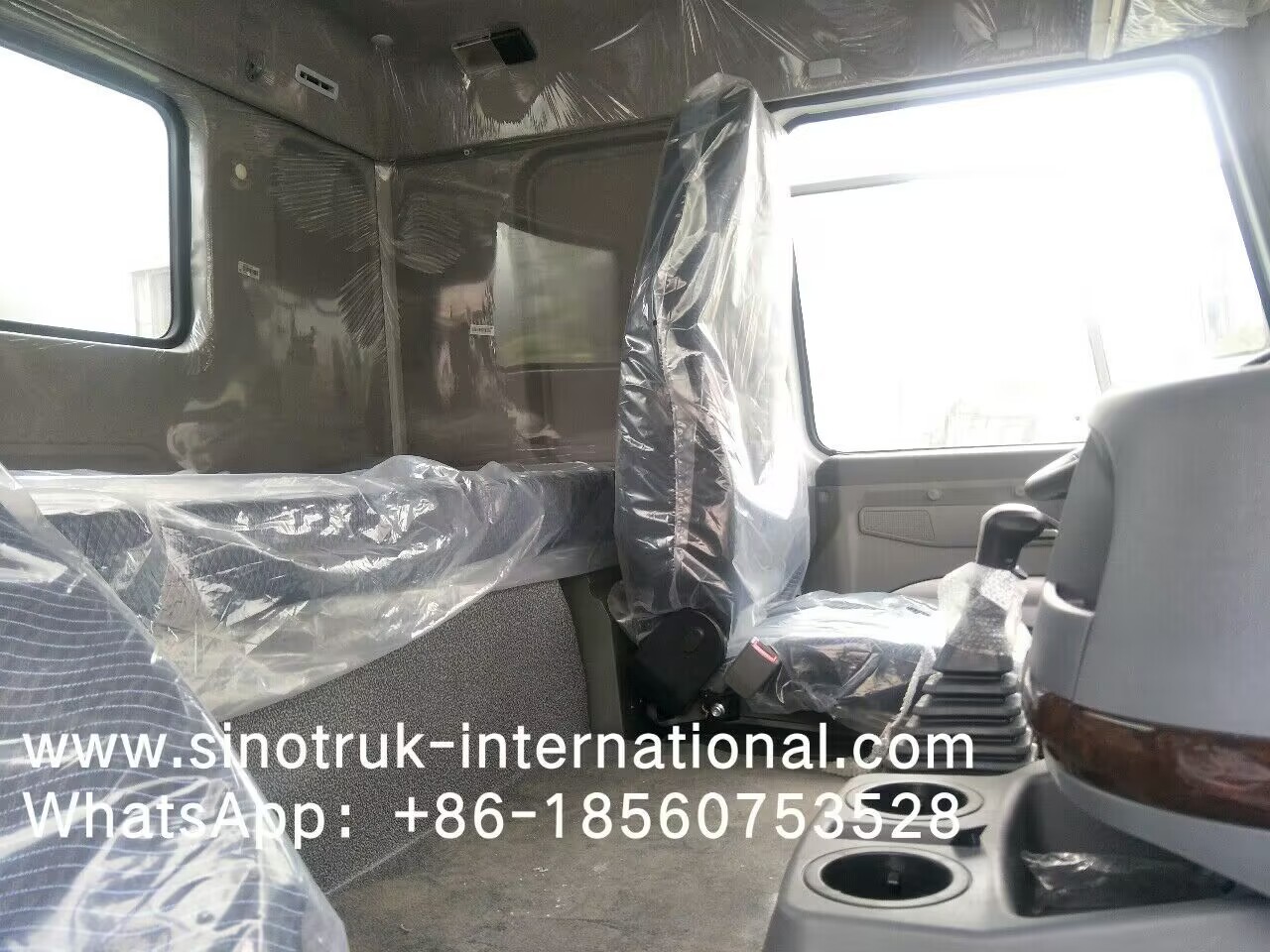 10-20CBM SINOTRUK HOWO Concrete Mixer Truck 6 X 4 Euro 2 340Hp Construction