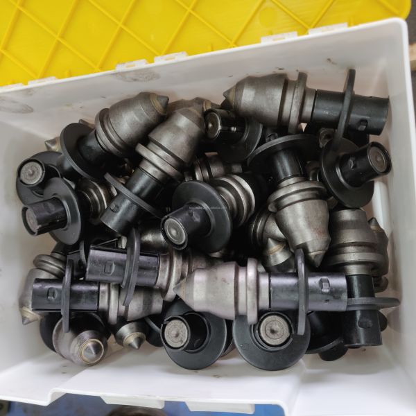 Imported Engine Pavement Cold Milling Bits for Road Milling Machines Cutter Teeth Picks